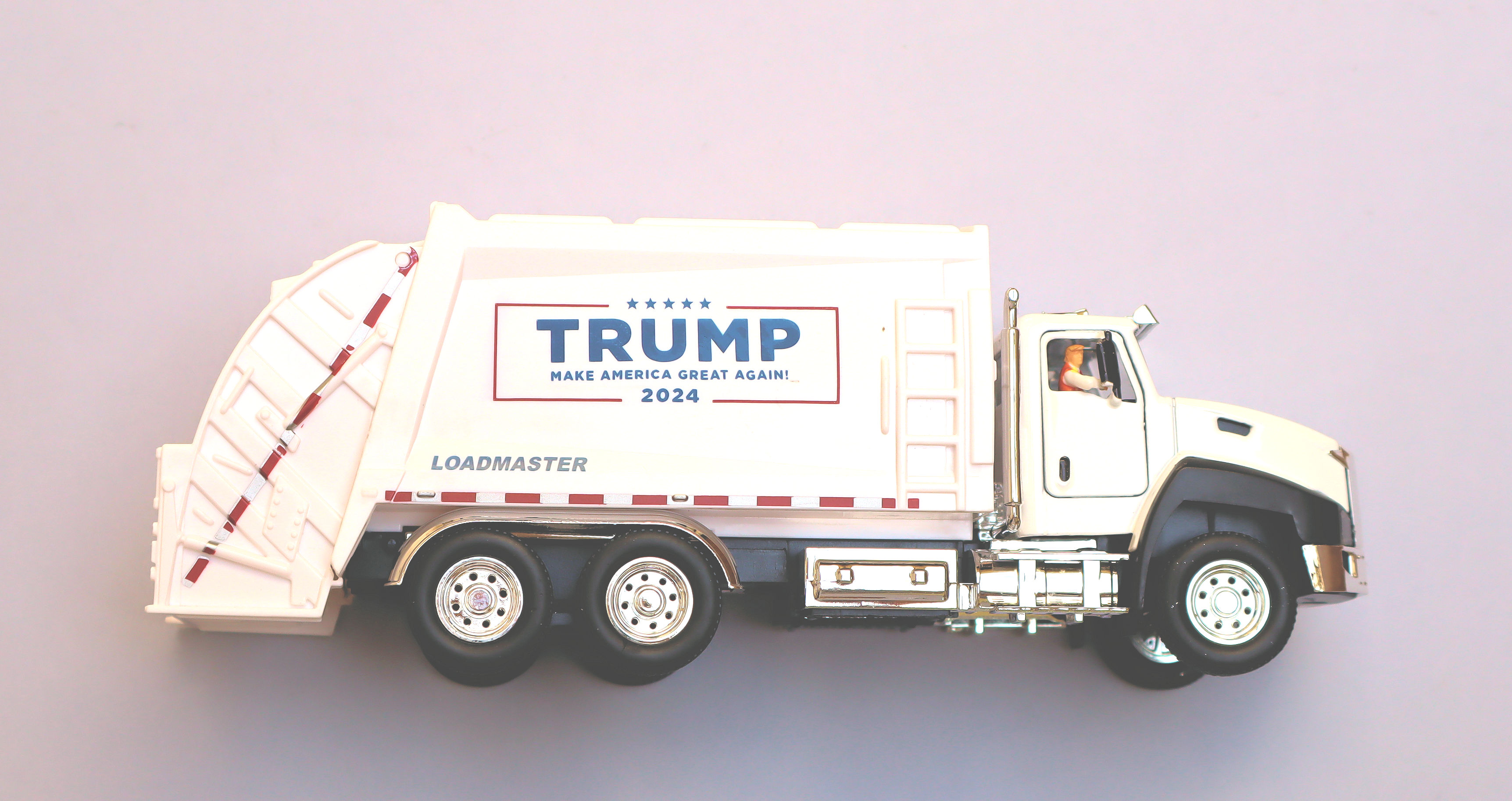 Garbage Truck w Trump